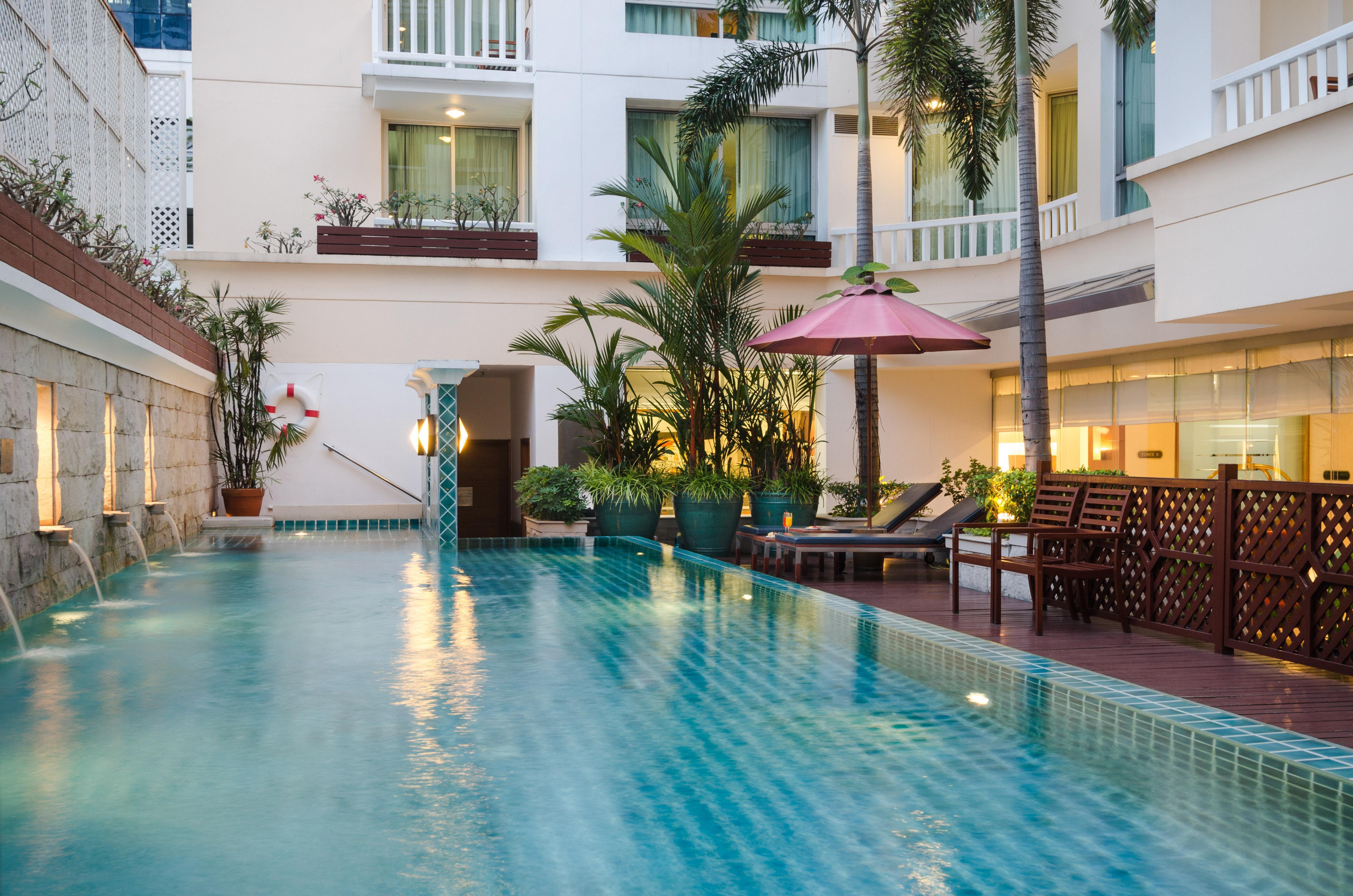 Hotel At Ease Saladaeng By Aetas Bangkok Exterior foto